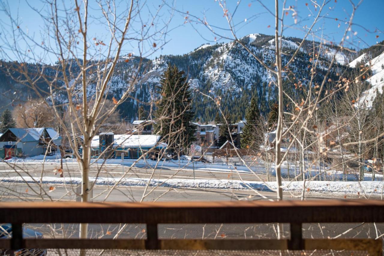 Hotel Ketchum Exterior photo